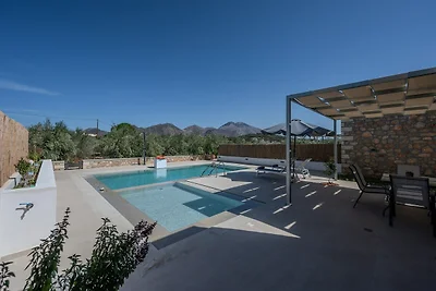 Villa in Melidoni mit Pool und Aussicht