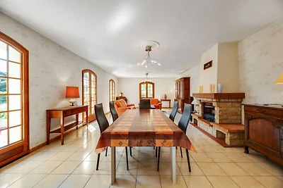 Schöne Villa mit privatem Garten in Pineuilh