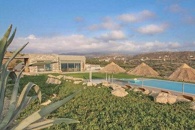 Villa Komos aan het strand