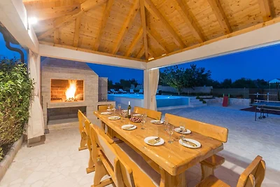 Modernes Ferienhaus in Pristeg mit Pool