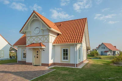 Villa mit Sauna und Ruderboot in Meeresnähe