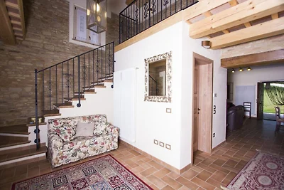 Gelassenes Ferienhaus in Fano mit Garten