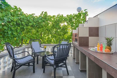Ferienhaus in Vir mit Terrasse