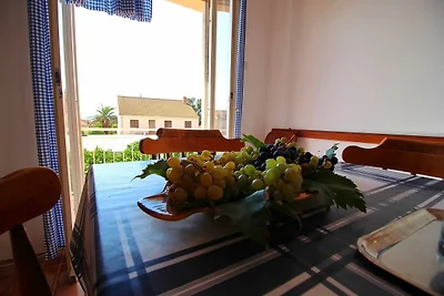 Apartment mit drei Schlafzimmern und Terrasse