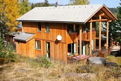Großzügiges Chalet mit Whirlpool im Freien