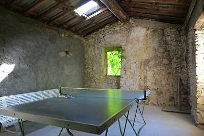 Landelijke boerderij bij Cévennes met een tui...