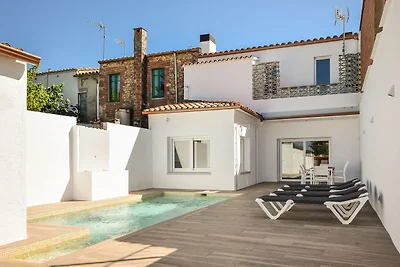 Modernes Ferienhaus mit privatem Pool