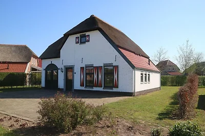 Villa mit Sauna, Whirlpool und Dampfbrause