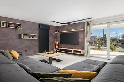 Luxuriöse Villa Posija mit privatem Pool