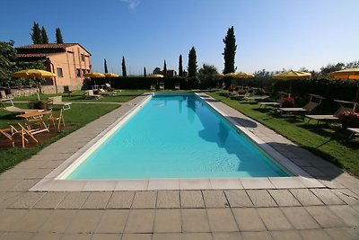 Bauernhaus mit Pool und Terrasse