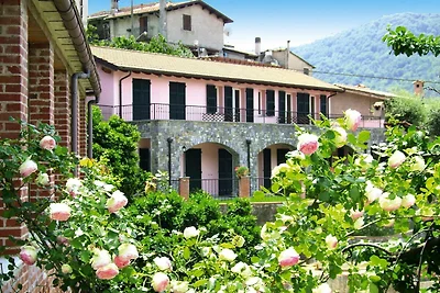 Appartamento a Castellaro con terrazzo