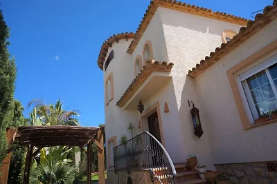 Villa in L'Alfאs del Pi mit Whirlpool
