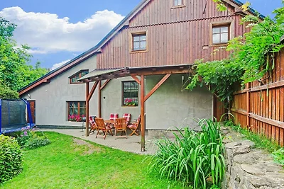 Modernes Ferienhaus in Cerný Dul mit Garten