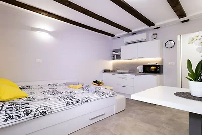 Piran Downtown Chic and Cozy Apartments - Cla...