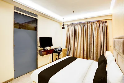 Stadthaus Pitampura West Enclave