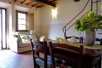 Ferienhaus in Montecarelli mit Pool