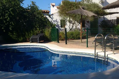 Ferienhaus mit privater Terrasse und Pool
