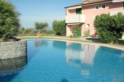 Moderna casa vacanze a Lazise con piscina in...