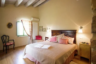 Bellissima villa a Barchi con piscina privata