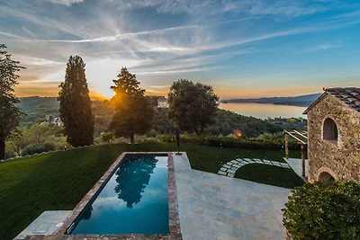 Villa di lusso a Magione con piscina