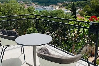 Villa Brazza - Two Bedroom Apartment with Sea...