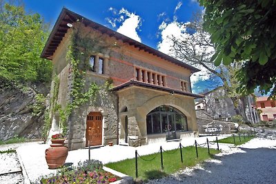 Prächtige Villa in Pistoia mit Whirlpool und...