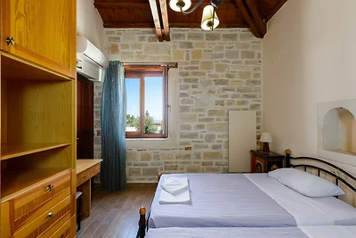 Villa in Adelianos Kampos