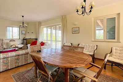 Geräumiges Ferienhaus in Lapedona mit Garten