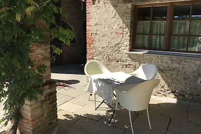 Ampio palazzo con piscina a Bastia Mondovì