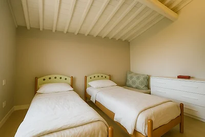 Ferienhaus in Valenzatico mit Garten