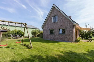 Ferienhaus in Vrouwenpolder mit Garten