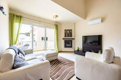 Wohnung in Burgau mit Pool und Balkonen