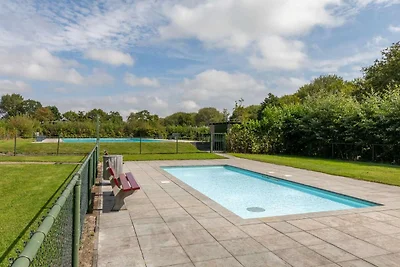 Attraktives Ferienhaus mit Gemeinschaftspool