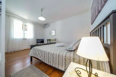 Apartments Anelić- Comfort One Bedroom Apartm...