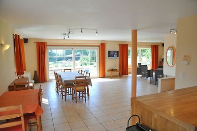 Modernes Ferienhaus in Somme-Leuze mit großem...