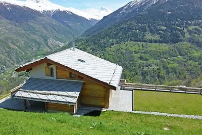 Chalet in Hיrיmence mit Terrasse