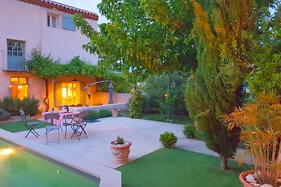 Bellissima villa con piscina a Mormoiron