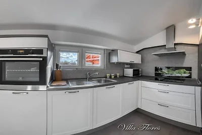 Villa in Marcana mit Schwimmbecken