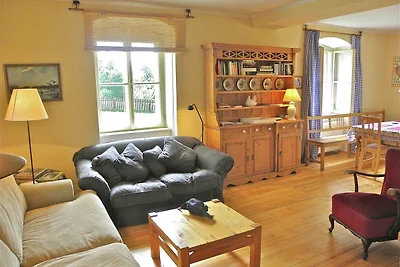 Piacevole casa vacanze a Milire con cortile