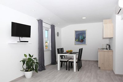 Moderne Ferienwohnung mit Terrasse in Mocici