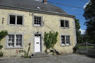 Großzügiges Ferienhaus in Forrières mit Sauna