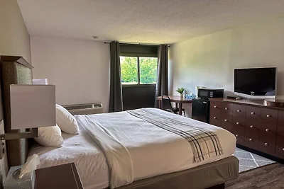 1 kingsize bed | Mob Acc RI Shwr Nsmk...