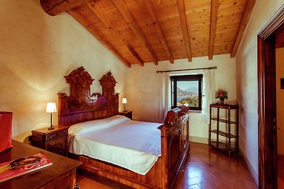 Casa vacacional de lujo en Salo con piscina