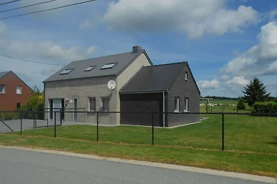 Ferienhaus in Bertogne zwischen Wiesen