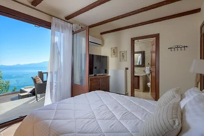 Bella casa vacanze a Charaki vicino alla...