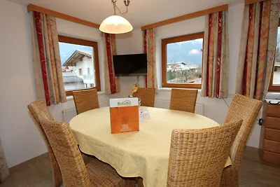Stilvolles Appartement in Uderns mit Balkon