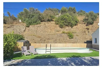 Bungalow en Sayalonga con barbacoa