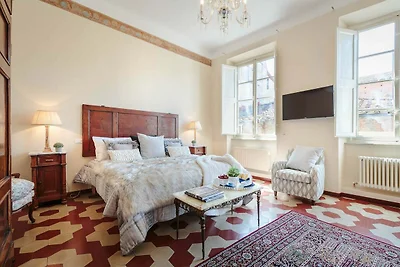 Zentrale und praktische Wohnung in Lucca
