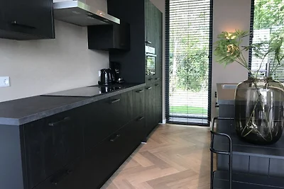 Freistehende Luxusvilla 400 m vom Meer...