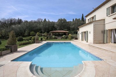Beautiful villa in Grasse Chateauneuf with pr...